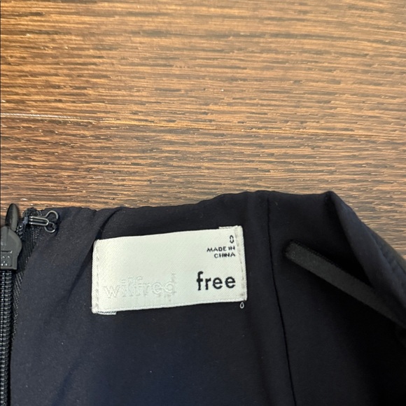 Wilfred Black Leather Mini Skirt - Picture 2 of 3